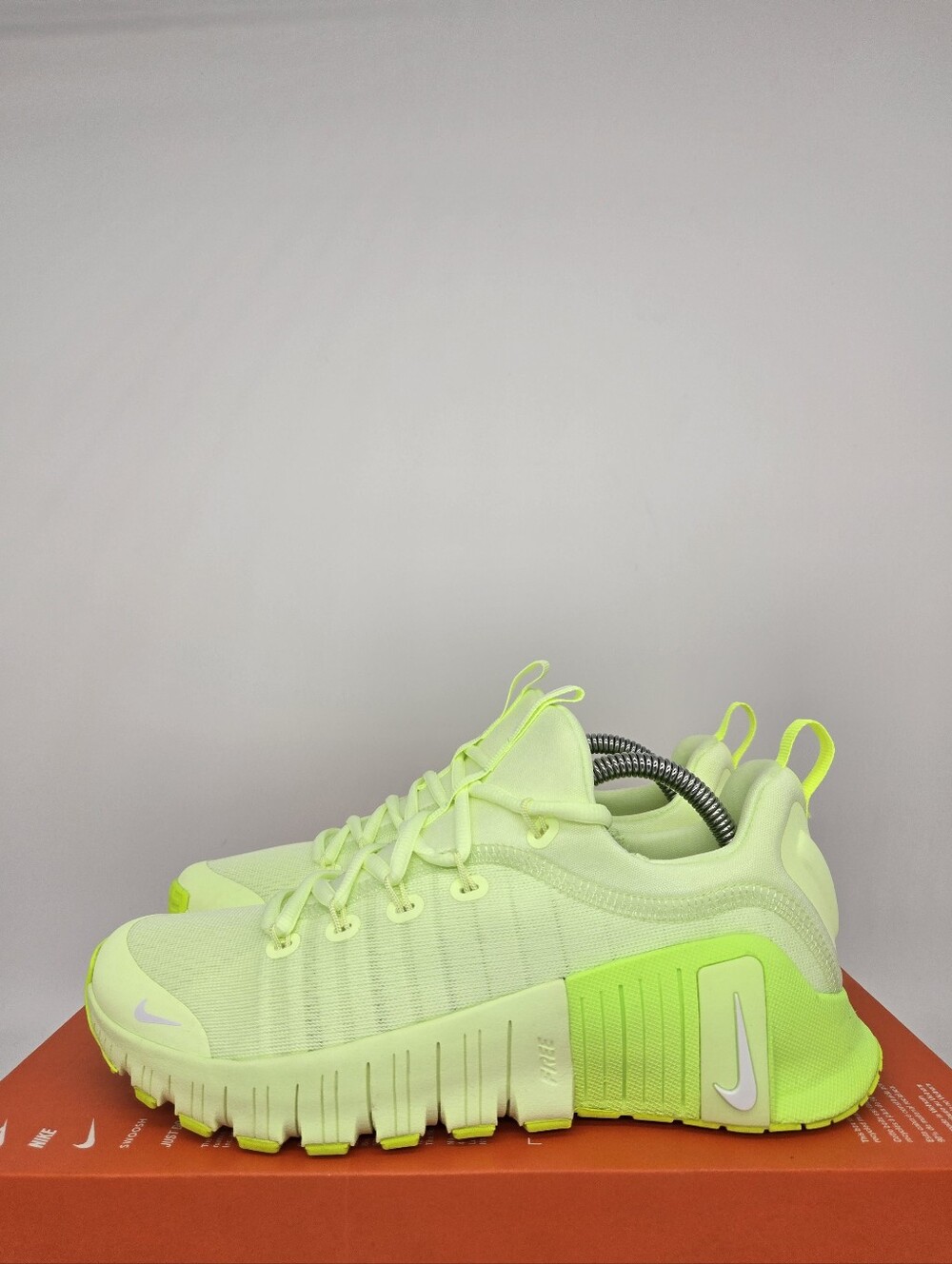 Nike Women's Free Metcon 6 Barely Volt Glow White Workout Shoes Size 7.5